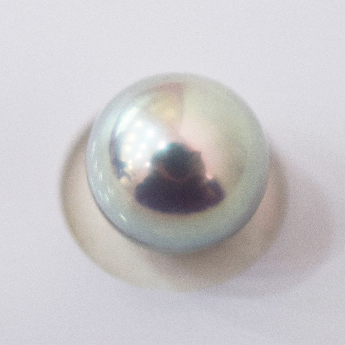 Pearl Science Institute certified Blue Rose 7.9mm Akoya pearl pendant with natural color and round shape