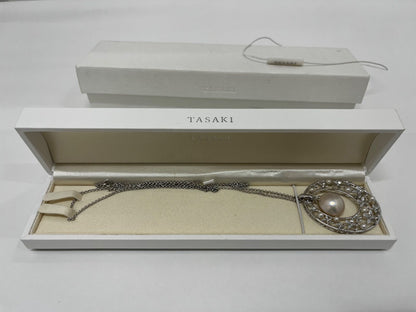 TASAKI necklace brooch featuring a 1.5 cm Mabe pearl set in silver 925 with a 32 cm chain