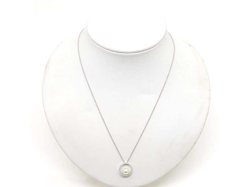 MIKIMOTO diamond necklace with 7mm Akoya pearl in 18k white gold, 45cm length, used condition