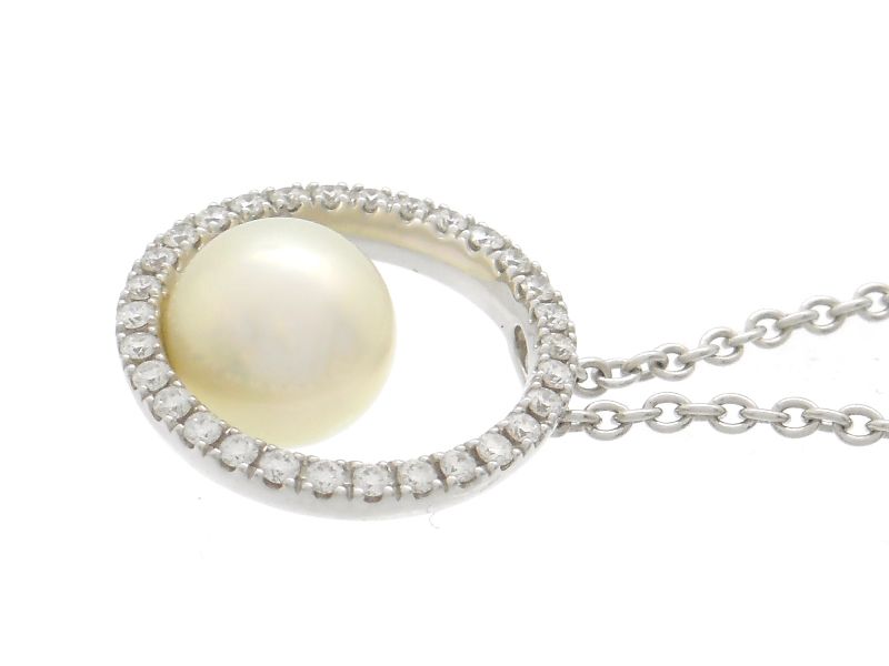 MIKIMOTO diamond necklace with 7mm Akoya pearl in 18k white gold, 45cm length, used condition