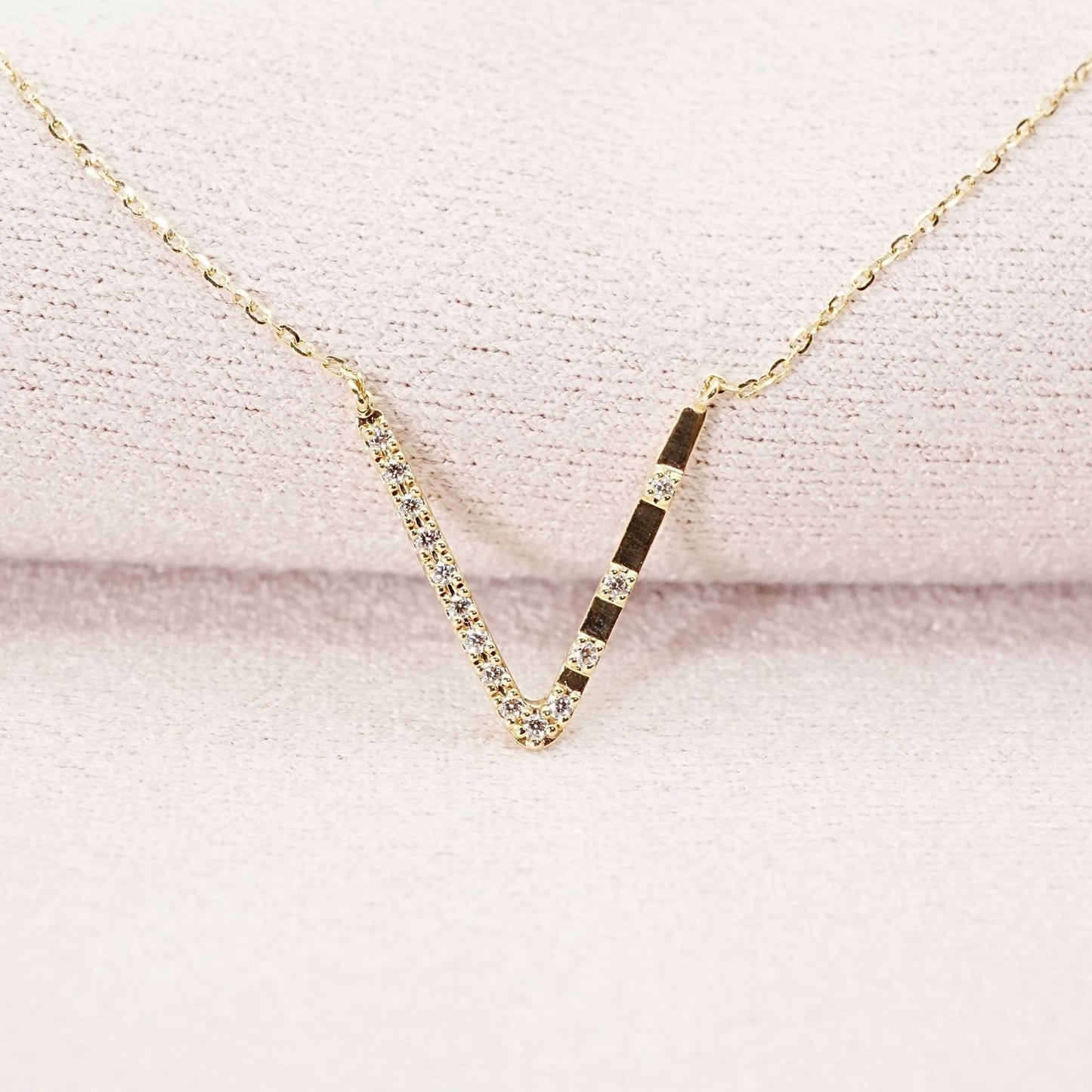 Agete K18 V Line Diamond Necklace 25-1402S featuring 0.04ct diamonds on a refined V line design