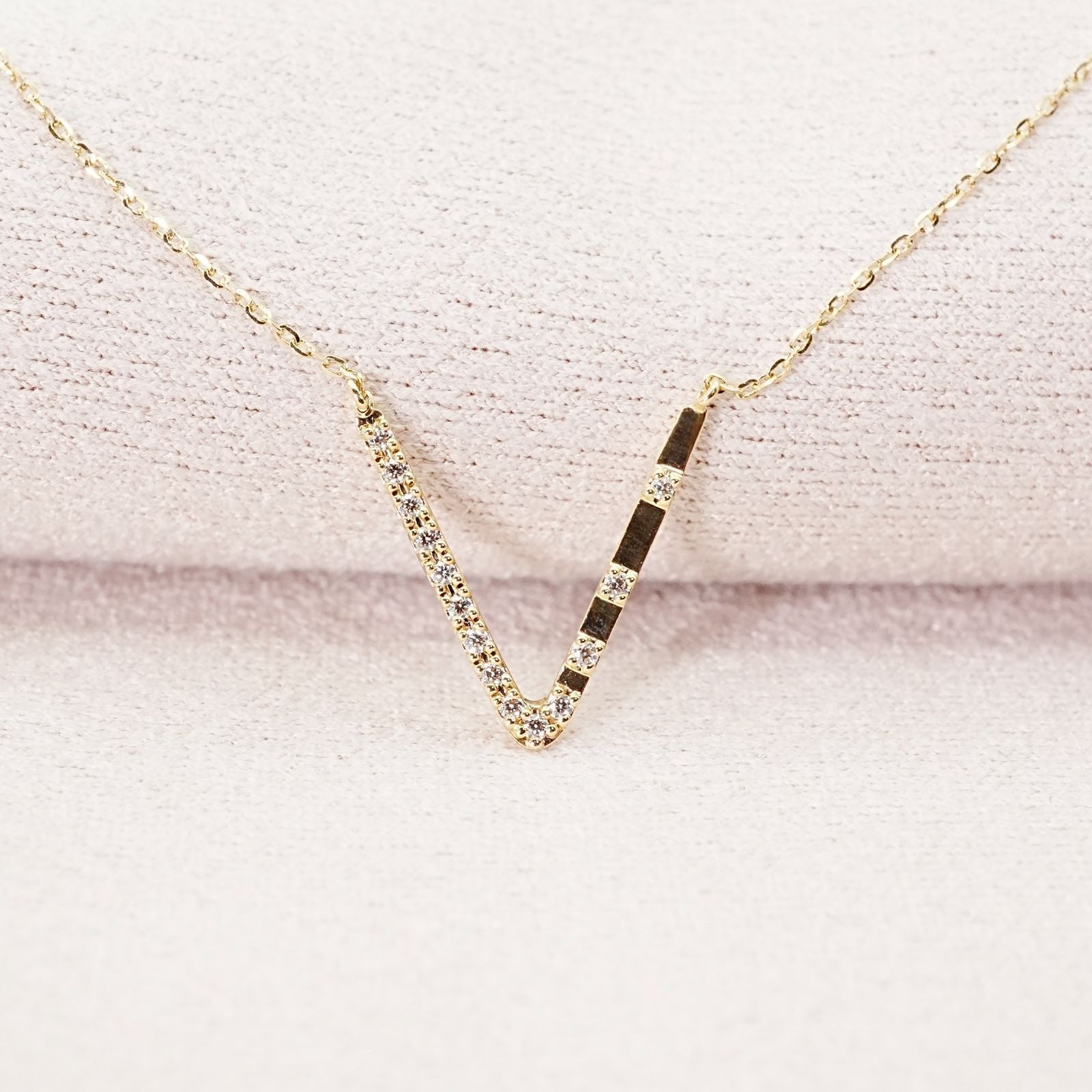 Agete K18 V Line Diamond Necklace 25-1402S featuring 0.04ct diamonds on a refined V line design