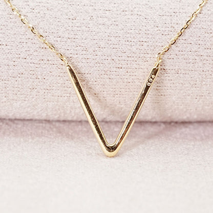Agete K18 V Line Diamond Necklace 25-1402S featuring 0.04ct diamonds on a refined V line design