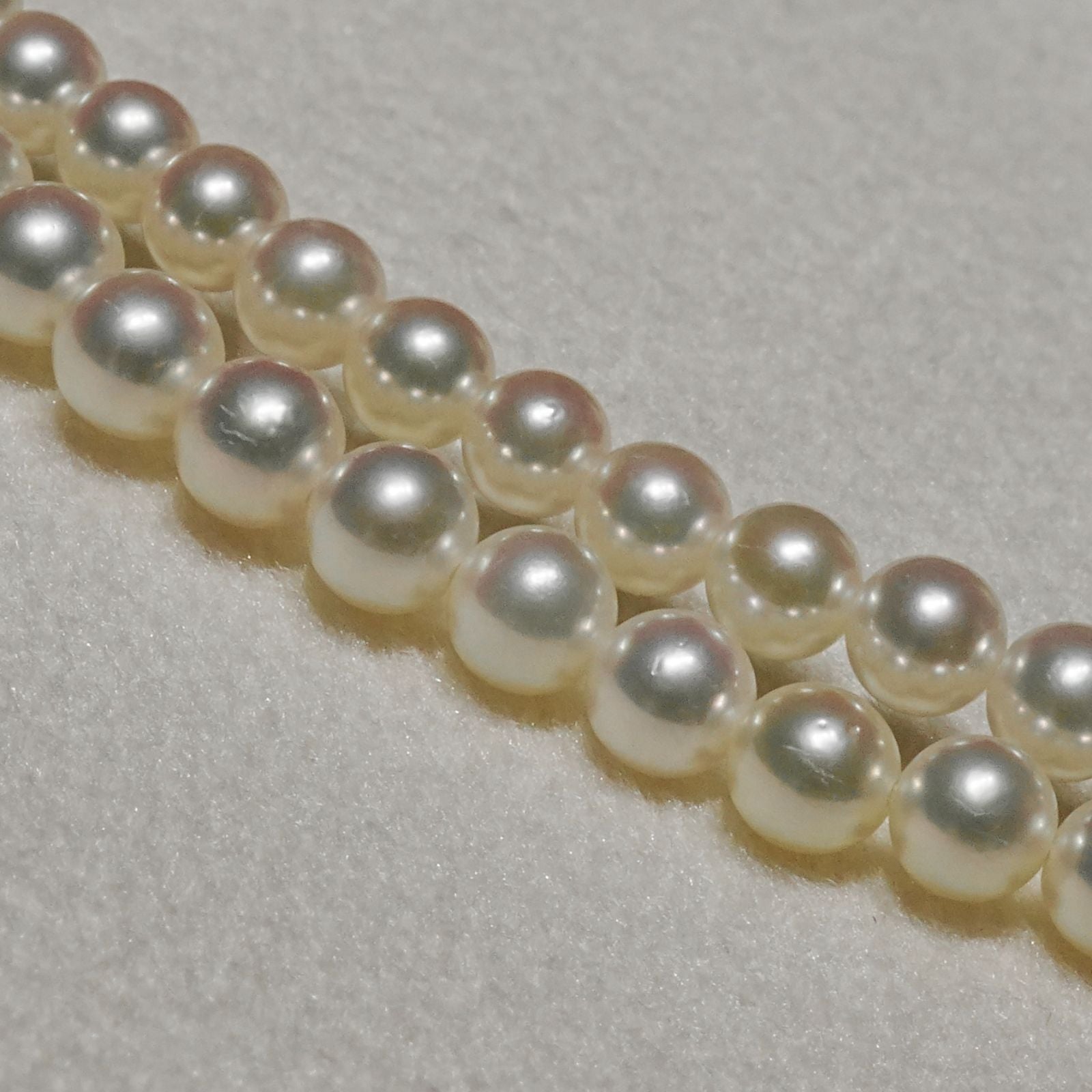 Mikimoto K18 Akoya Baby Pearl Necklace with delicate pearls and gold chain