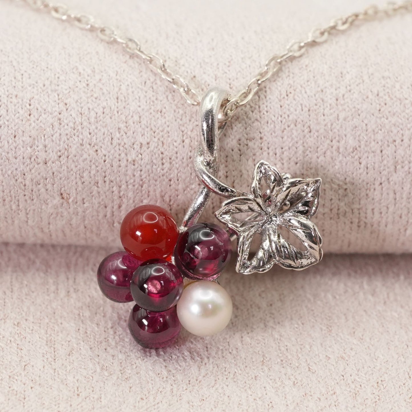 Mikimoto limited edition pearl and carnelian necklace brooch with K18 gold and Silver 925 clasp
