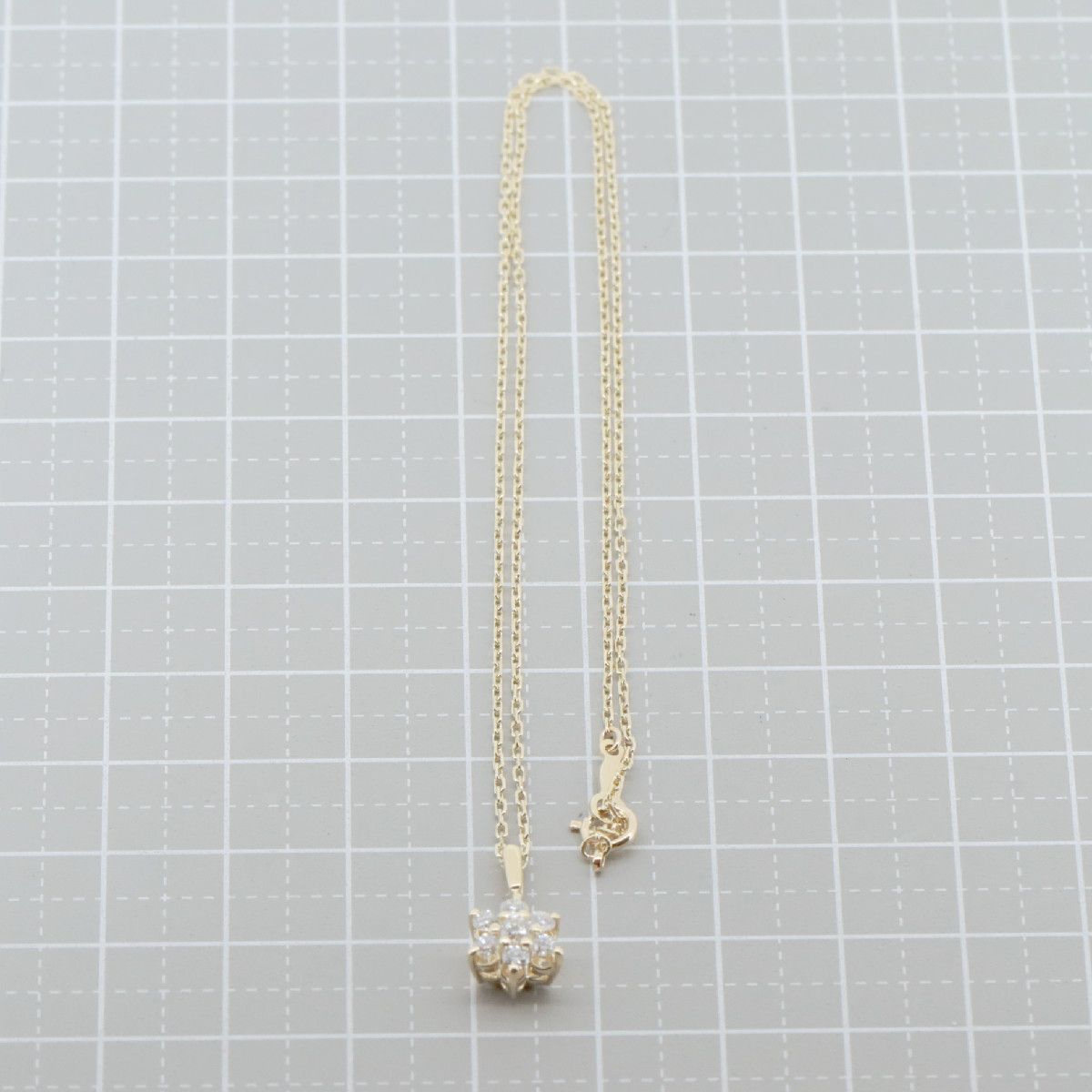 Mikimoto diamond necklace 0.34ct set in 18k yellow gold with fine chain