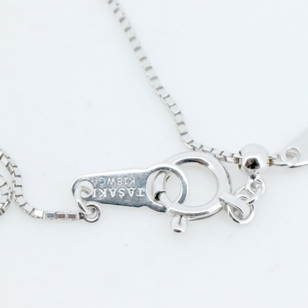 Tasaki Diamond Necklace with 0.15ct diamonds in yellow and white gold, chain length up to 45 cm