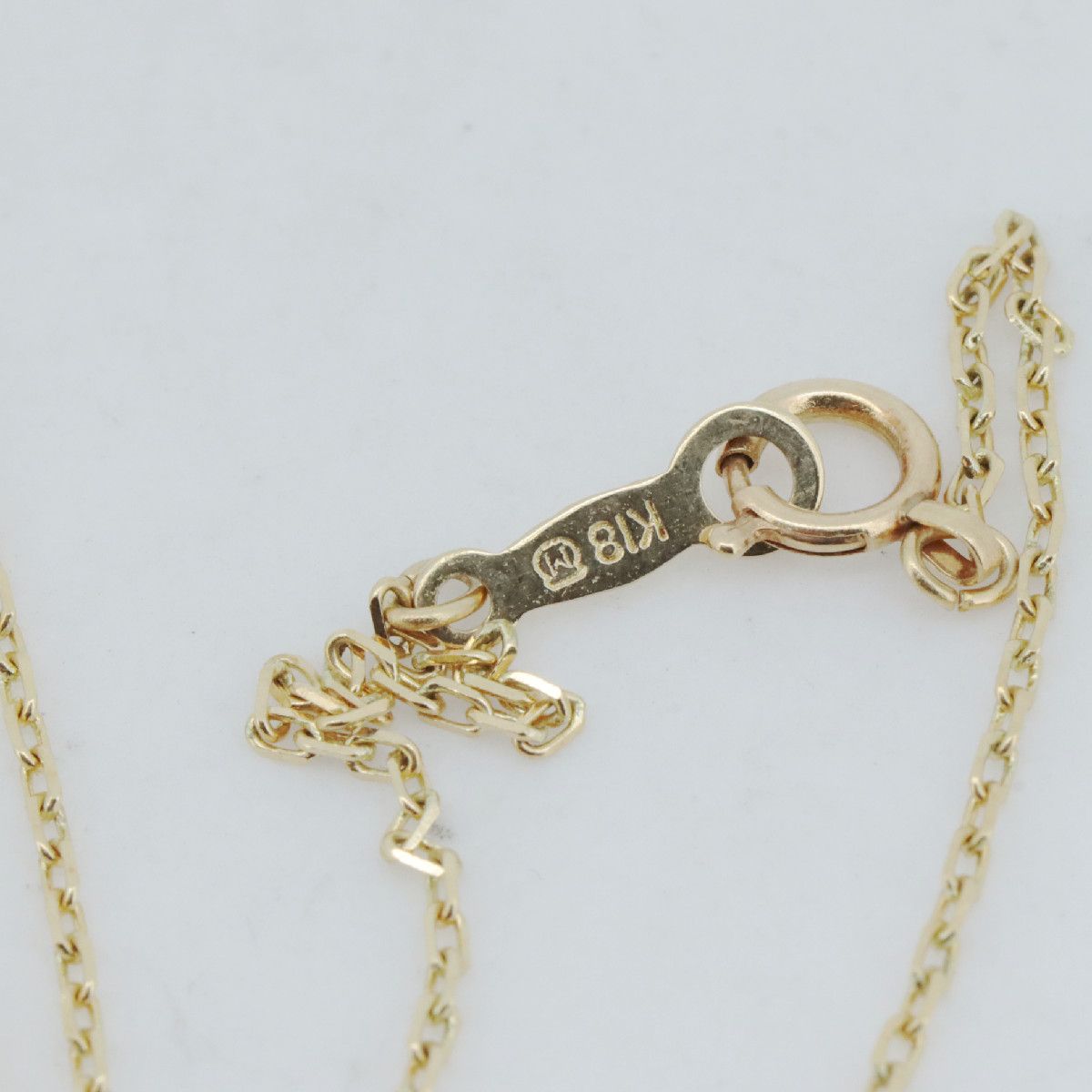 Mikimoto pearl necklace with 7.3mm pearl and 18K yellow gold chain adjustable up to 40 cm