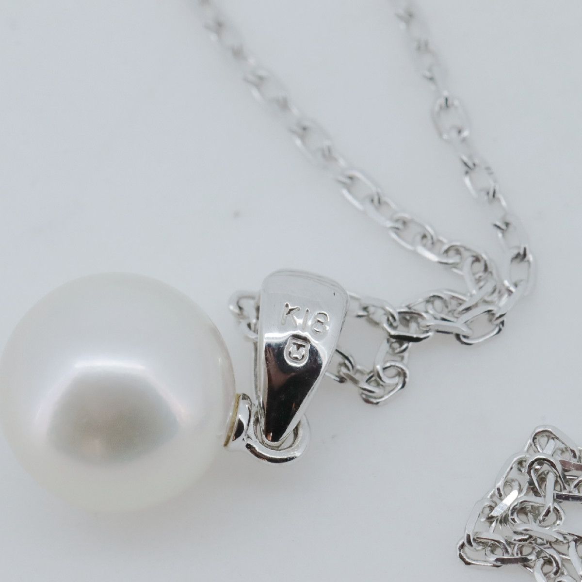 Mikimoto pearl necklace with 7.8mm pearls and 18K white gold chain, 38-40cm length