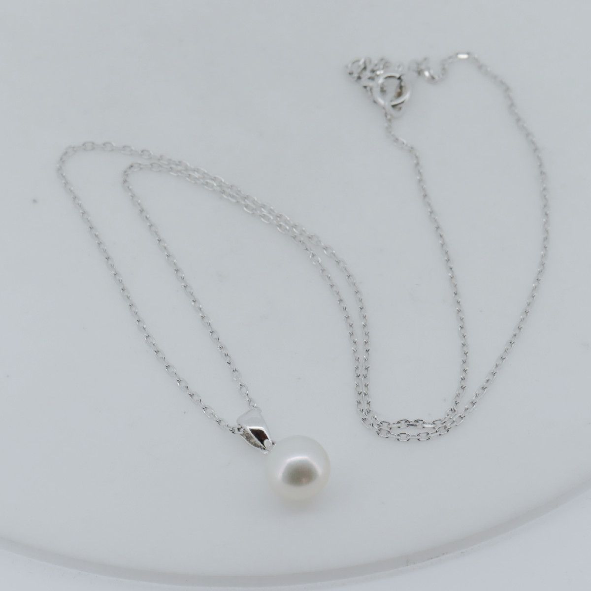 Mikimoto pearl necklace with 7.8mm pearls and 18K white gold chain, 38-40cm length