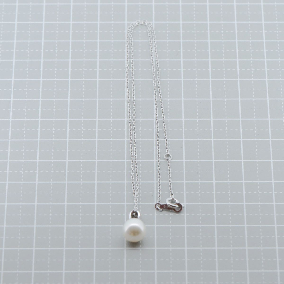 Mikimoto pearl necklace with 7.8mm pearls and 18K white gold chain, 38-40cm length