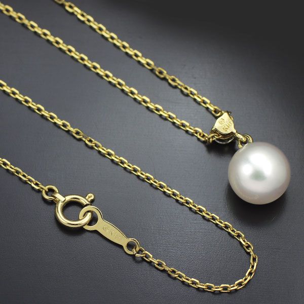 Mikimoto K18YG necklace with Akoya pearl and diamond pendant measuring approximately 14.7 mm height
