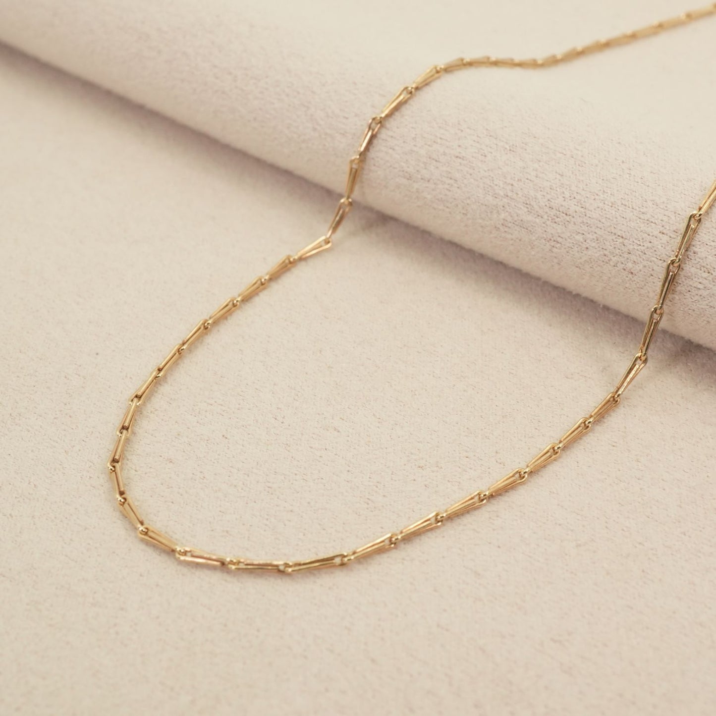 Agate K9(375) antique chain necklace 26-0391 displayed with size details