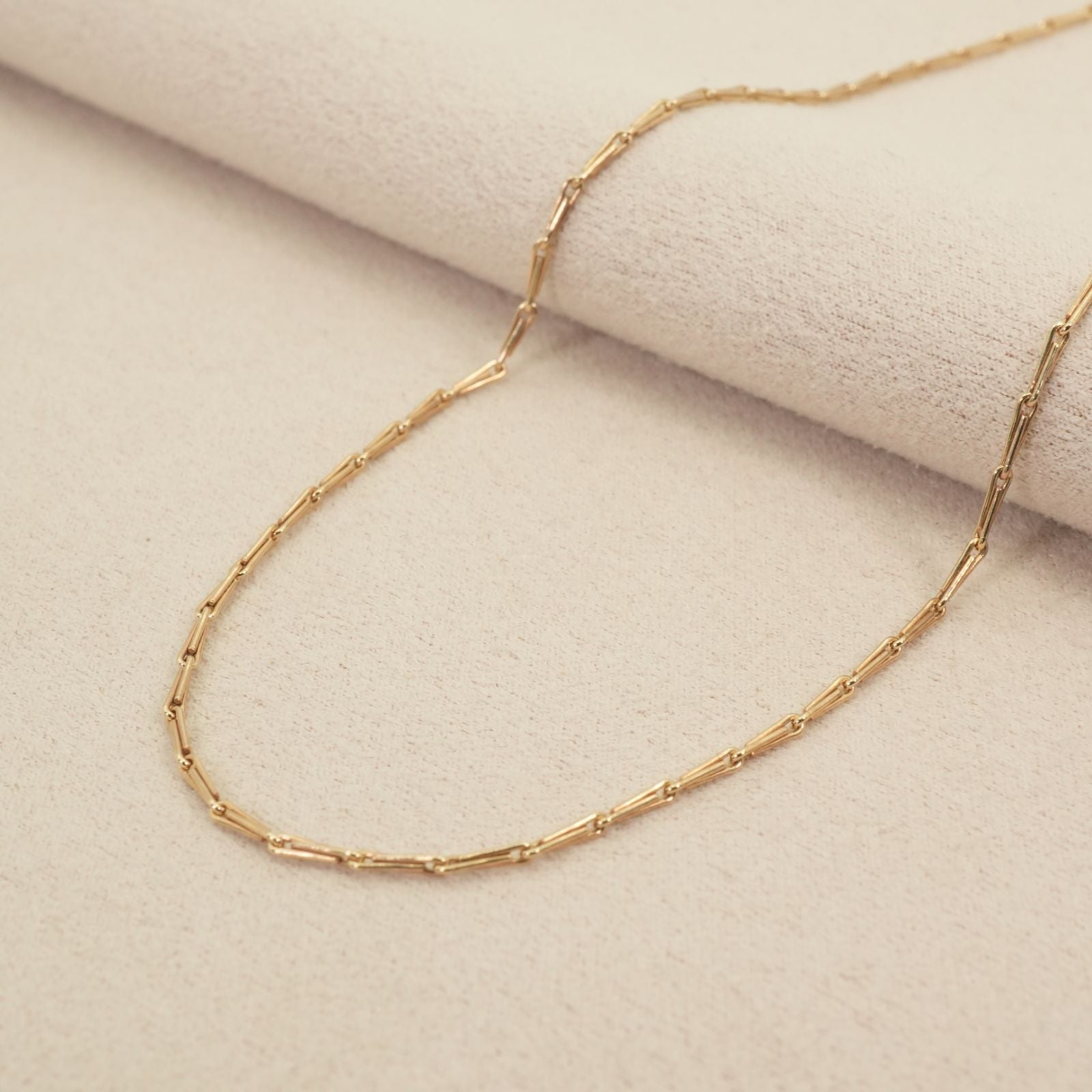 Agate K9(375) antique chain necklace 26-0391 displayed with size details