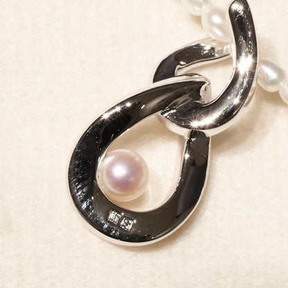 Mikimoto pearl pendant necklace with 18K white gold chain and silver pearl top, model 25-3060