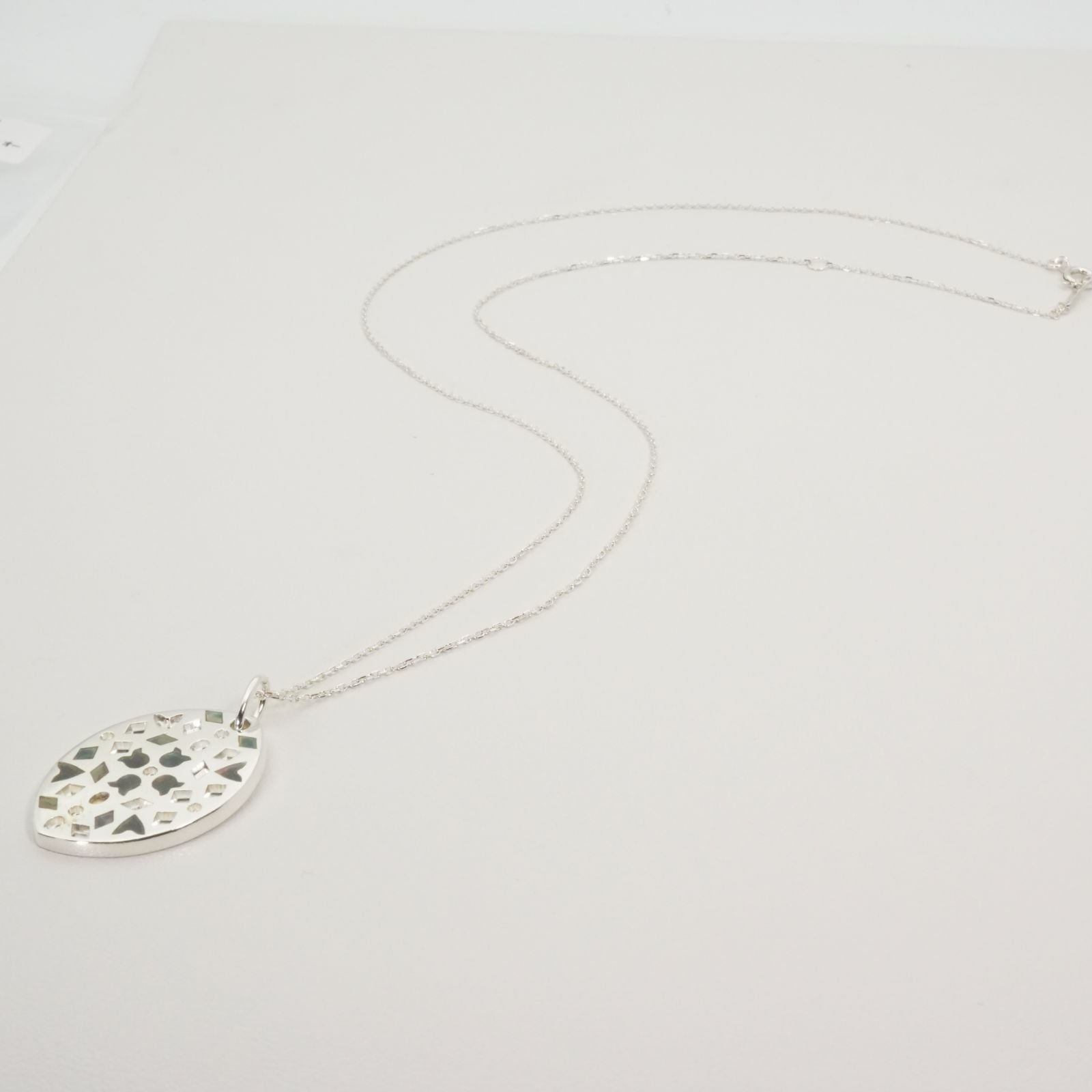 Agate Silver Shell Oval Marquis SV Necklace with silver and shell detail, worn look, displayed on white background