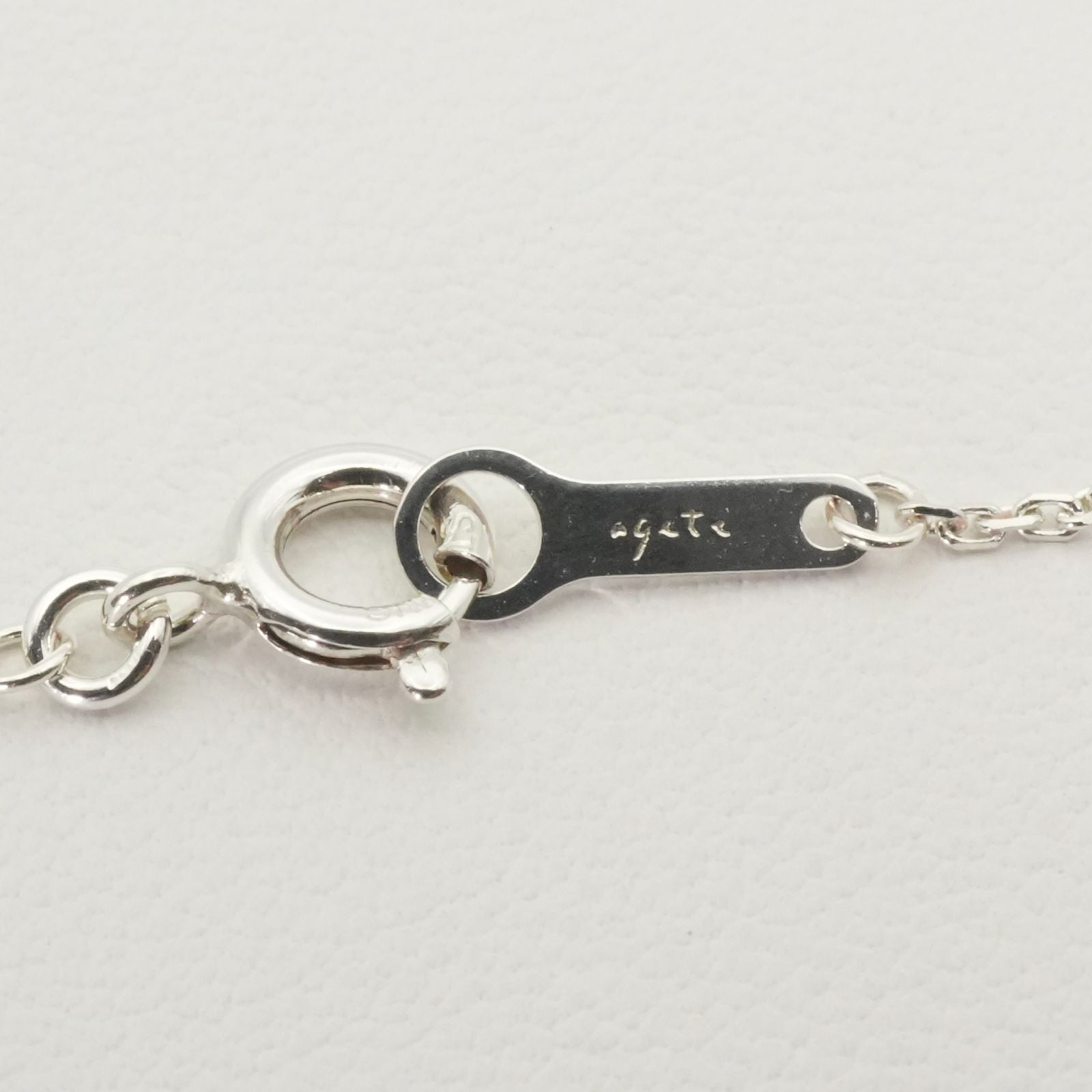 Agate Silver Shell Oval Marquis SV Necklace with silver and shell detail, worn look, displayed on white background