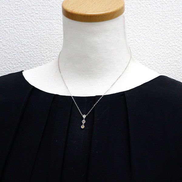 Mikimoto K18 white gold pendant necklace with three color diamonds totaling 0.16ct on a 39.5cm chain
