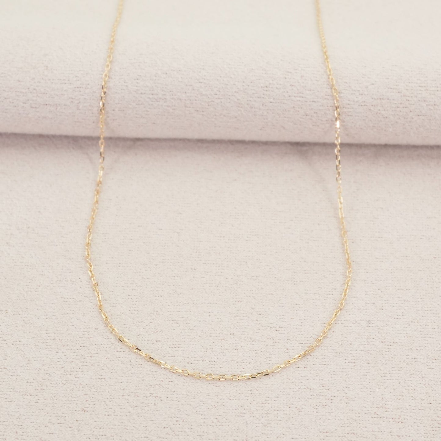 Agete K10 Necklace featuring a delicate Azuki chain in polished gold tone
