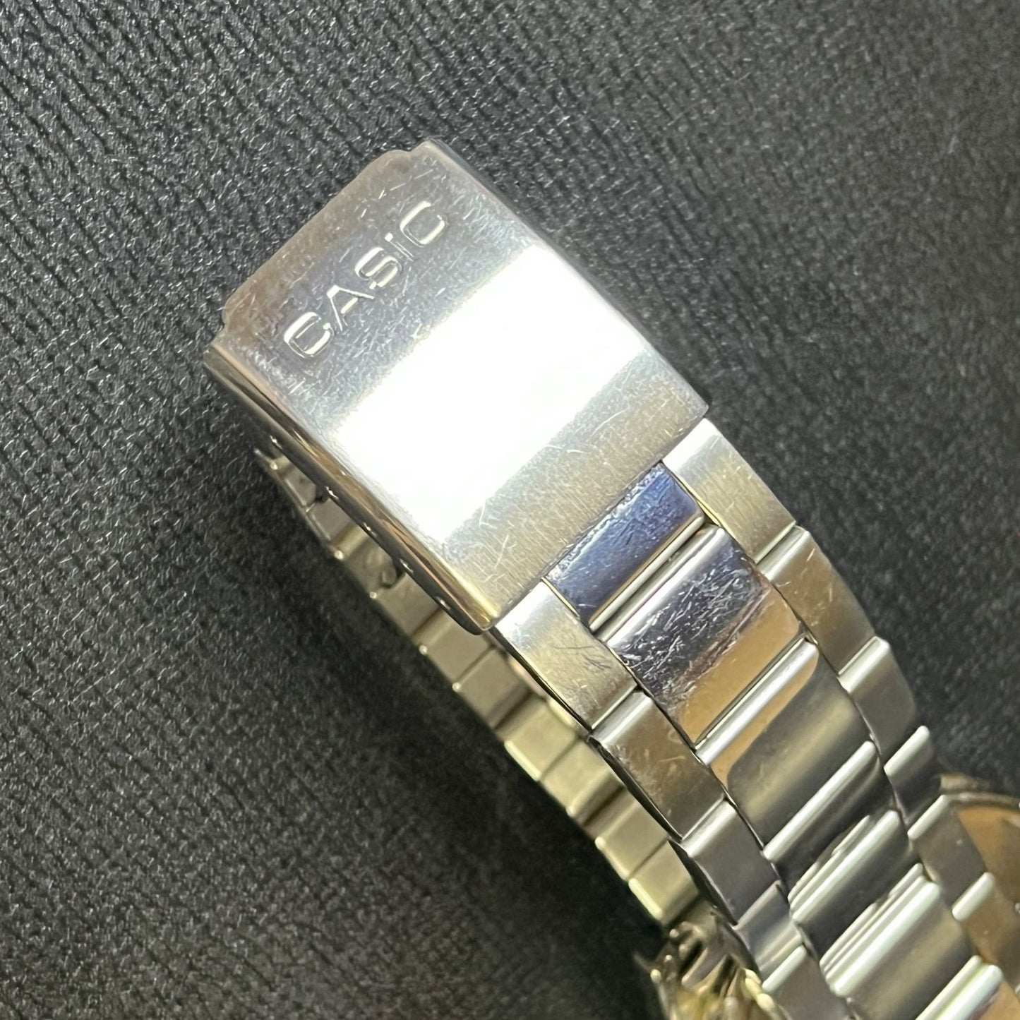 CASIO MTP-1303 Quartz Men's Watch — Japanese