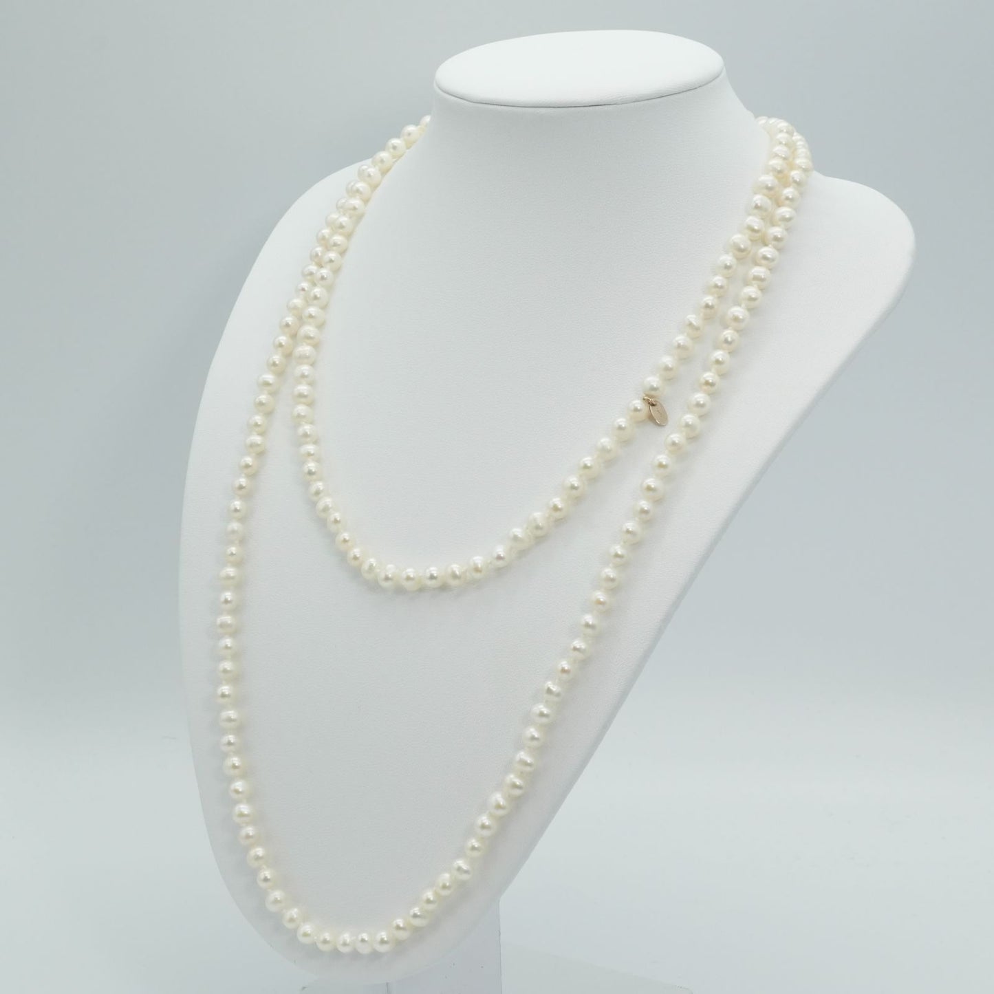 Agate K10 long necklace with baroque pearls measuring 120 cm in length
