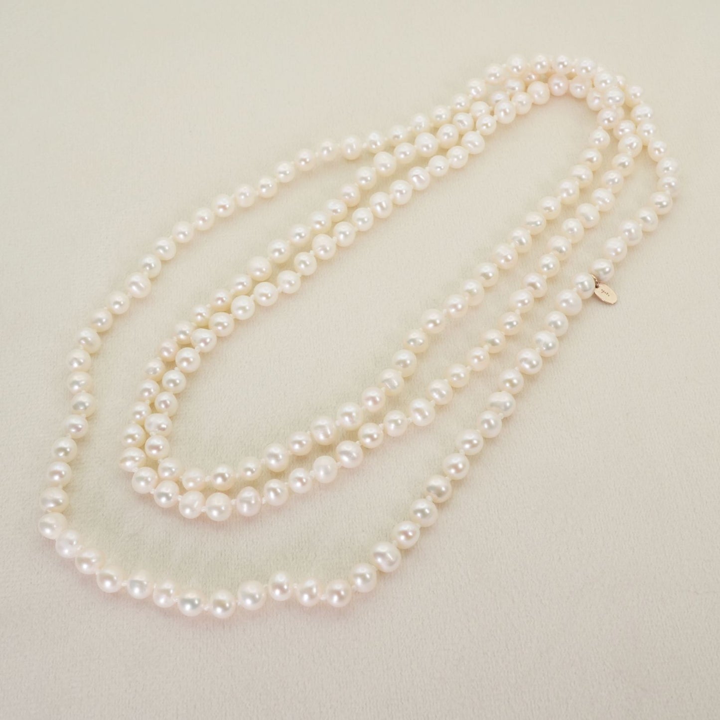 Agate K10 long necklace with baroque pearls measuring 120 cm in length
