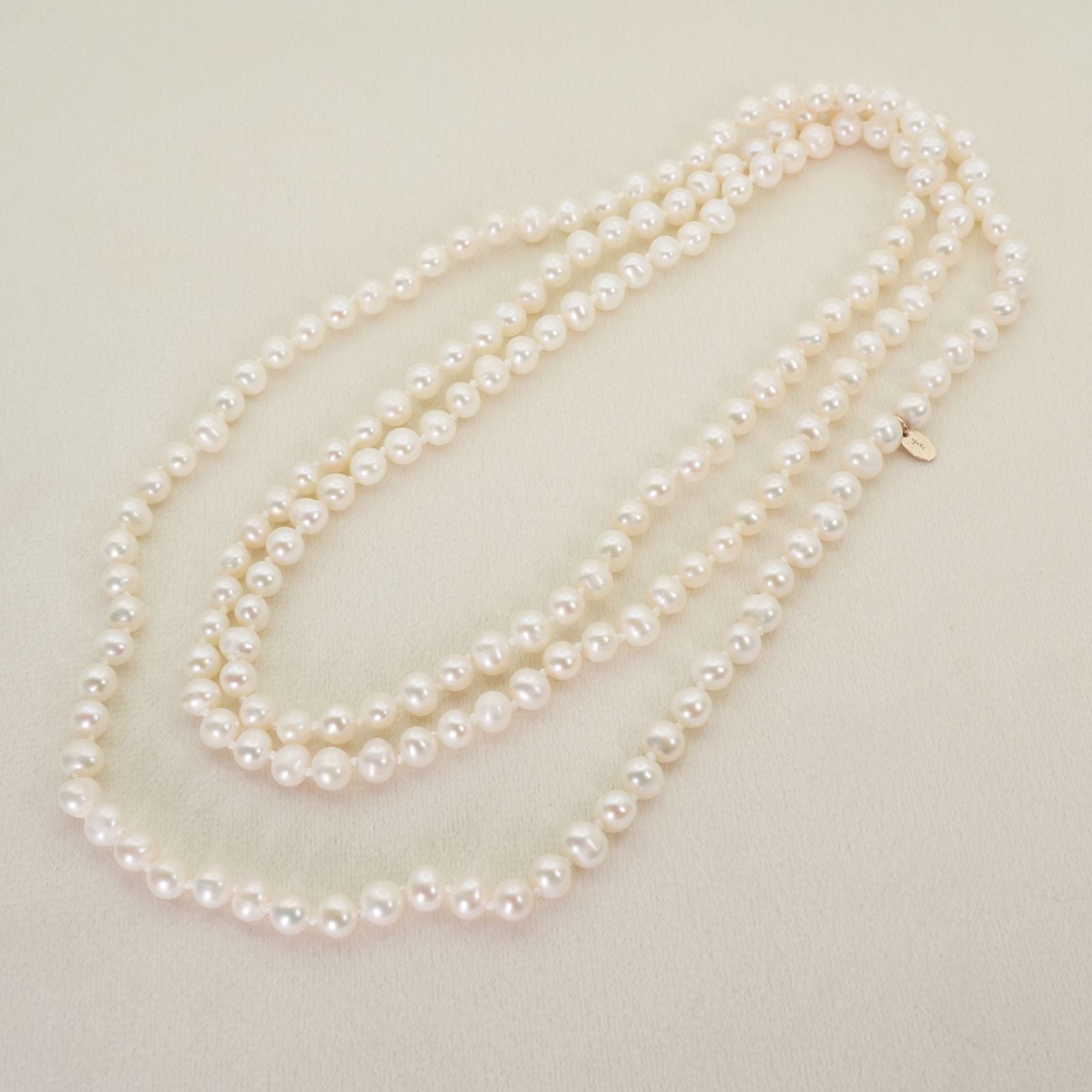 Agate K10 long necklace with baroque pearls measuring 120 cm in length