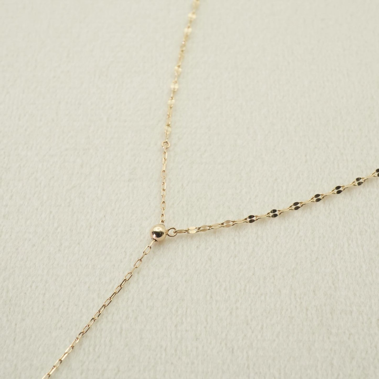 Agete Y-shape Slide Necklace Long K10 26-0087 in gold with a delicate y-shape pendant