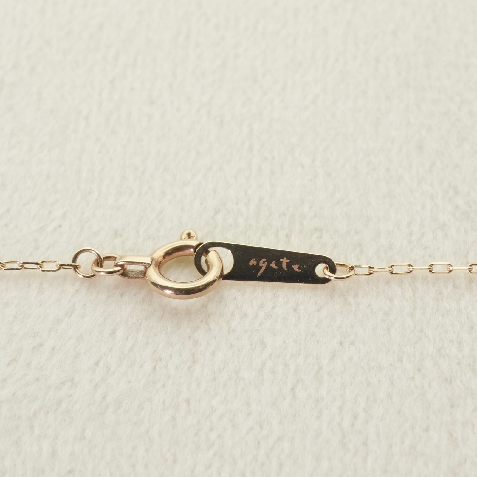 Agete Y-shape Slide Necklace Long K10 26-0087 in gold with a delicate y-shape pendant