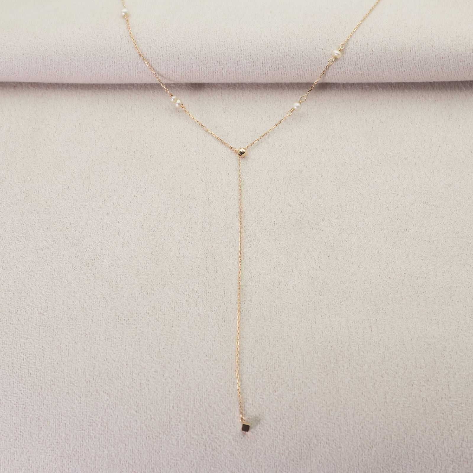 Agete Y-shaped long necklace made of K10 gold with freshwater pearls, clean and polished