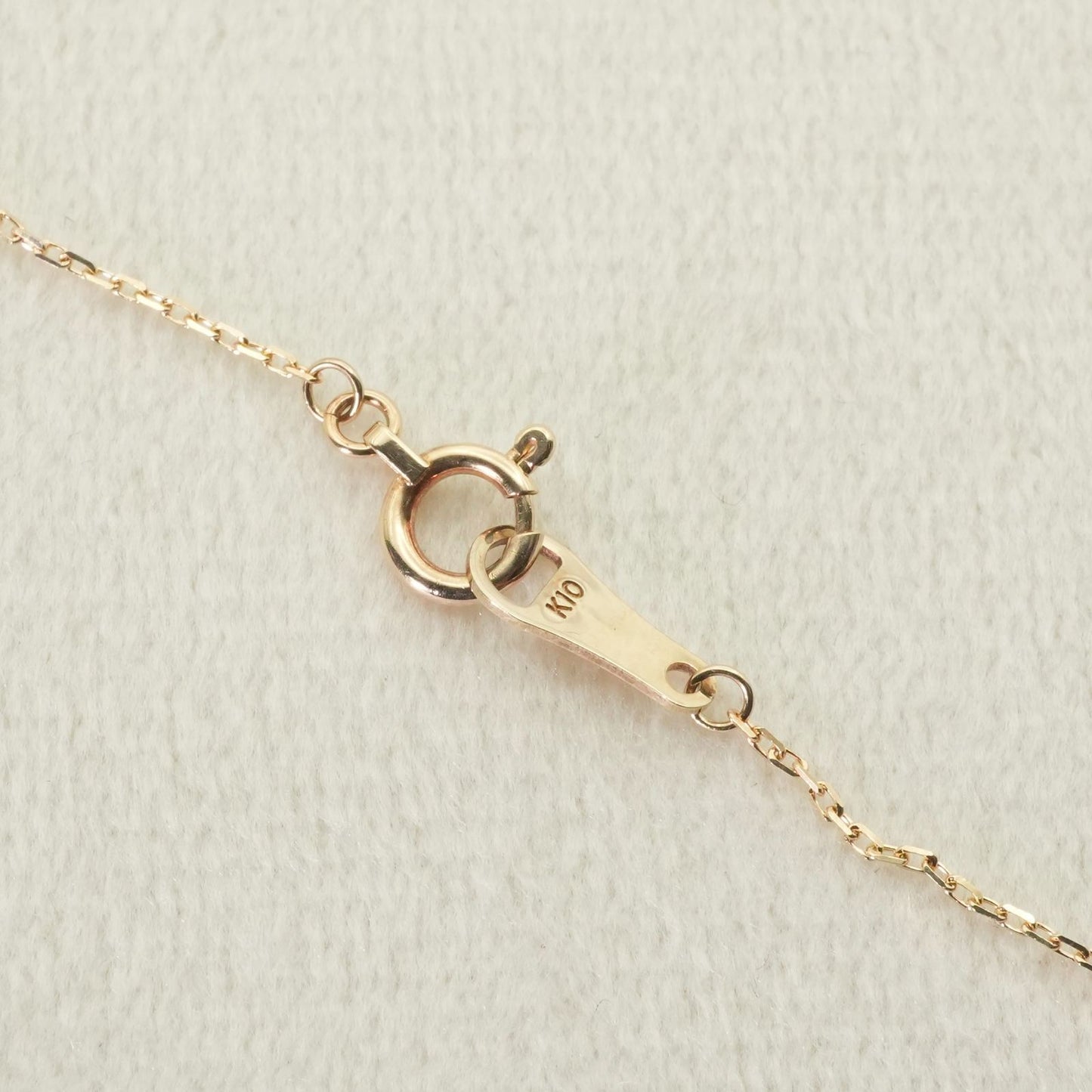 Agete Y-shaped long necklace made of K10 gold with freshwater pearls, clean and polished