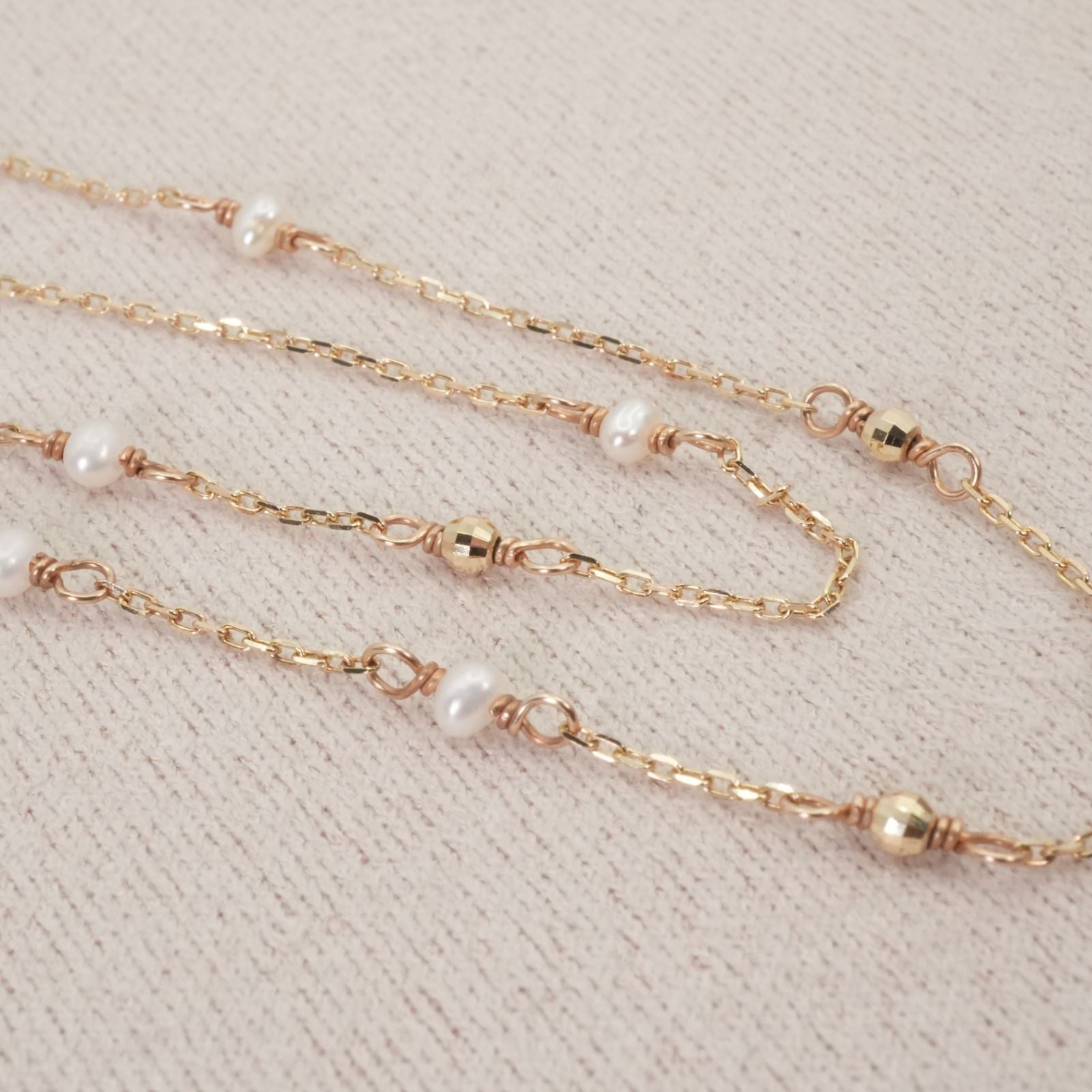 Agate K10 necklace featuring a freshwater pearl with a delicate chain model 26-0394