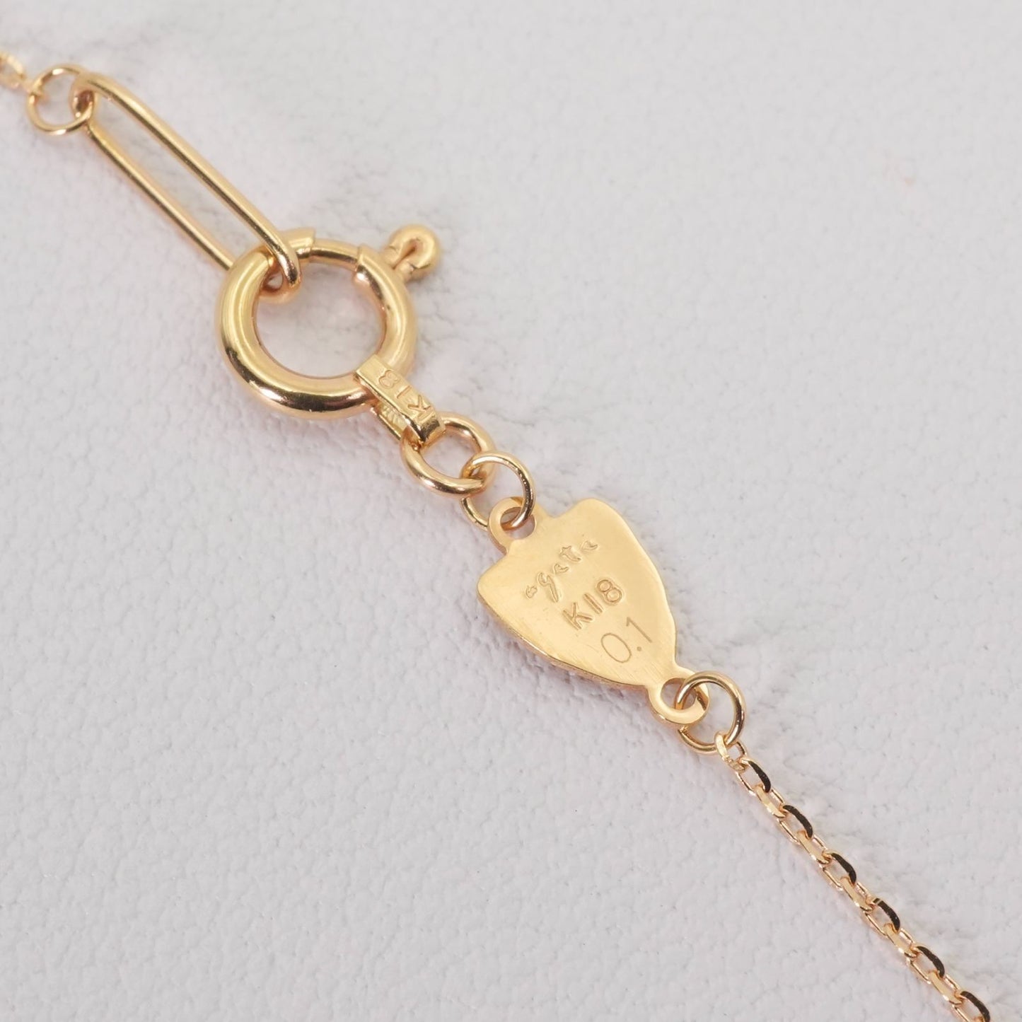 Agatto K18 18k gold necklace with 0.1 carat diamond pendant, model 26-0452