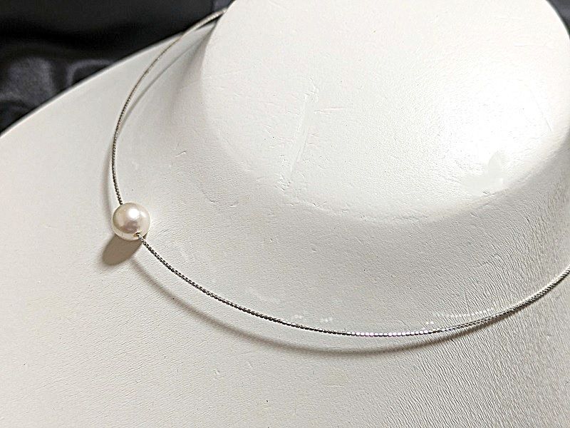 Akoya pearl Omega thread necklace with 9.5mm-9mm white slight pink round pearls and thick wrap