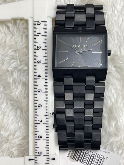 NIXON R7-1096 Quartz Men's Watch — Japanese