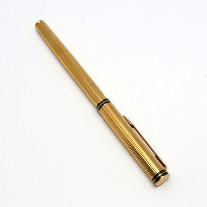 Waterman black and gold fountain pen with K18 nib, 14.2 cm length, 1.0 cm diameter