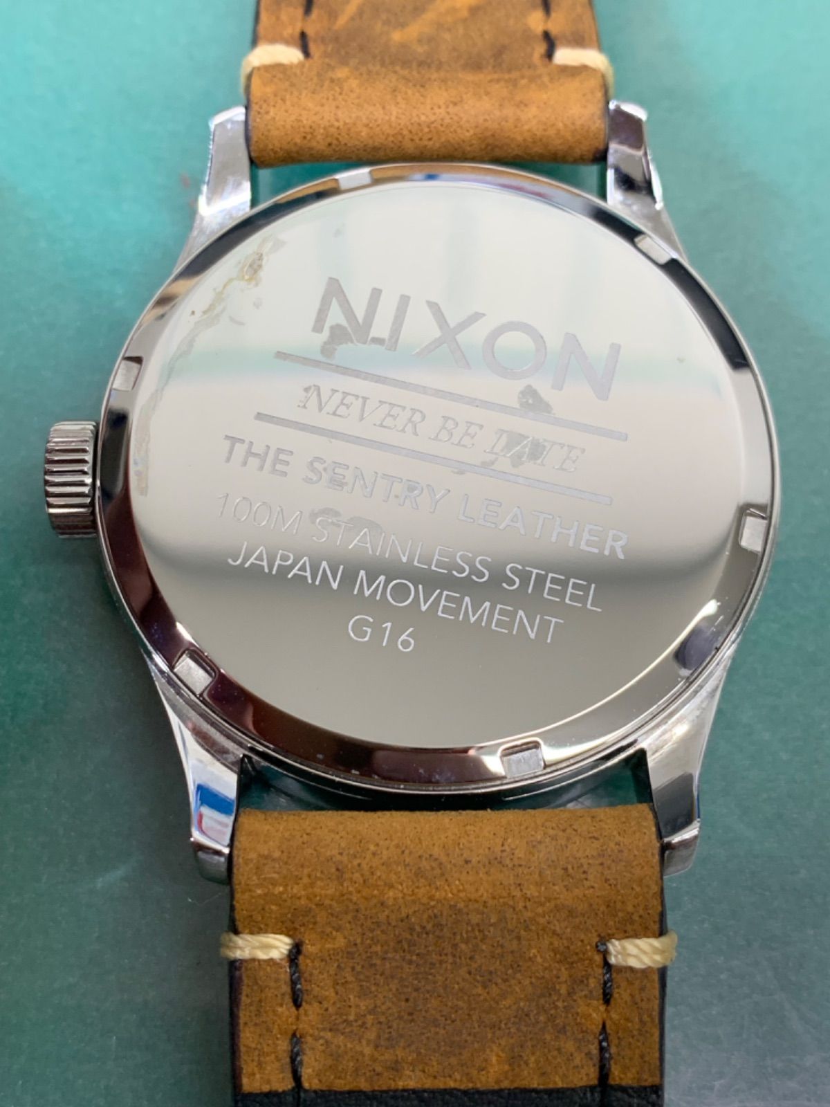 NIXON R6-6678 Quartz Men's Watch — Japanese