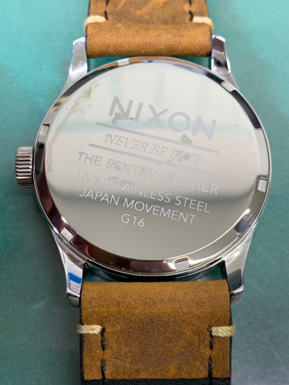 NIXON R6-6678 Quartz Men's Watch — Japanese