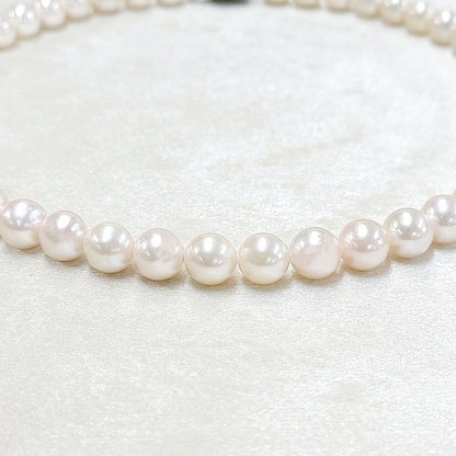 Akoya pearl necklace with 8.5-9.0mm pearls and SV925 clasp on 42cm strand with certification