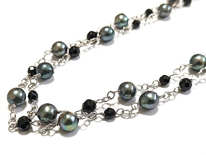 Blue Snubbull Akoya pearl and onyx long necklace measuring 120 cm with 6 mm pearls