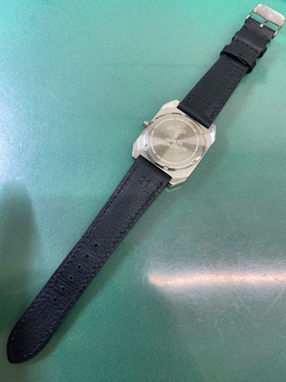 NIXON R6-3139 Quartz Men's Watch — Japanese