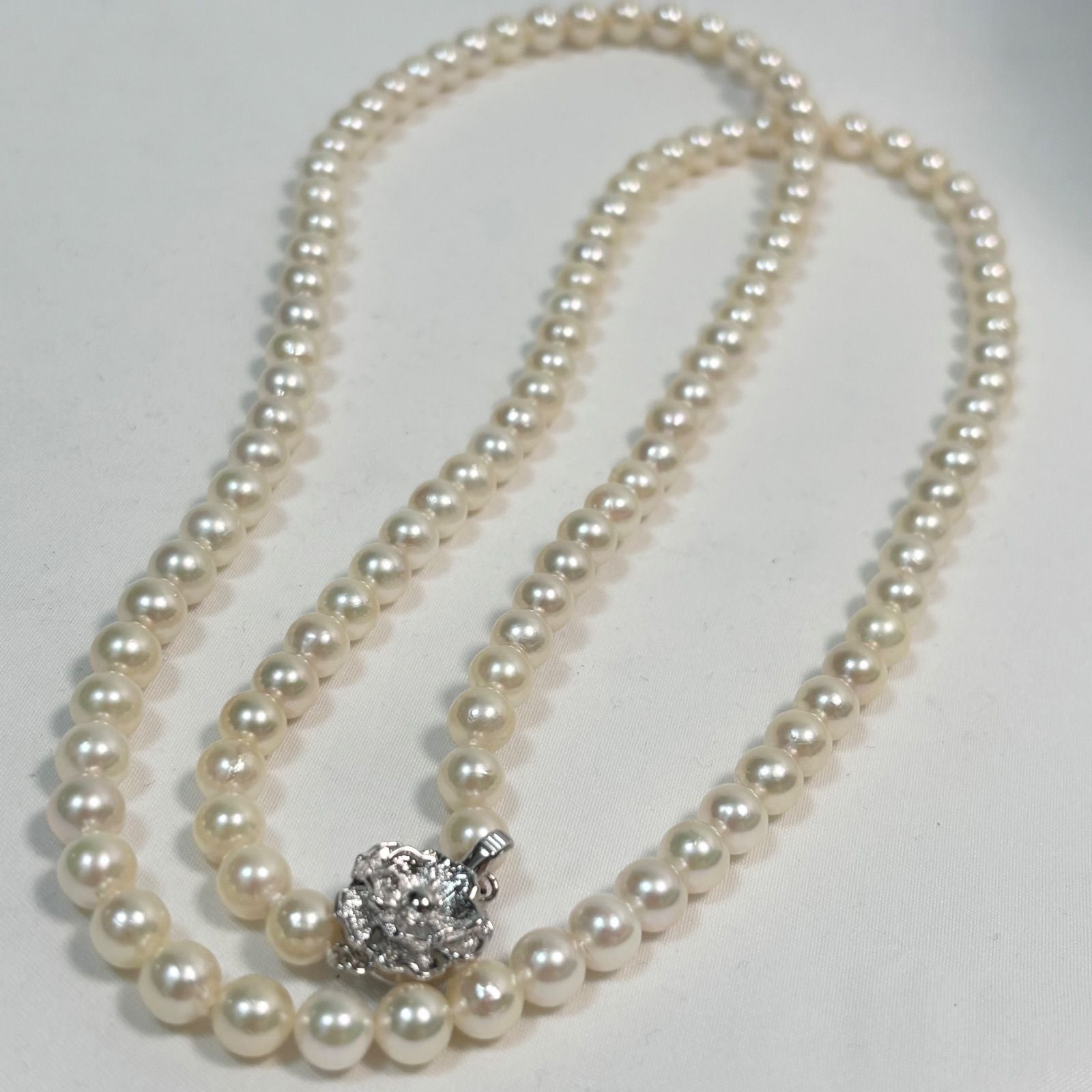 Akoya pearl long necklace with silver flower pendant, white pearls 6.5 to 7 mm, 82 cm length