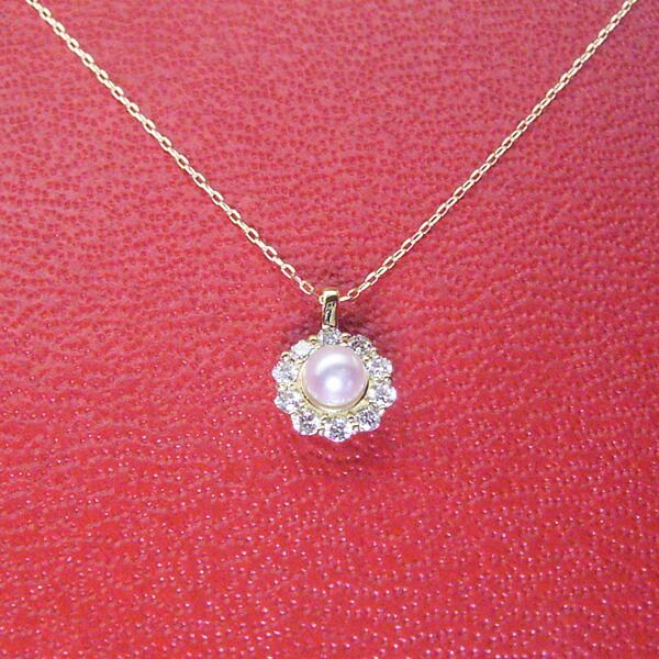 18K gold necklace with 3mm baby Akoya pearl and 10 small diamonds on a delicate chain model tc-0129