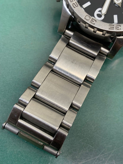NIXON R6-6222 Quartz Men's Watch — Japanese