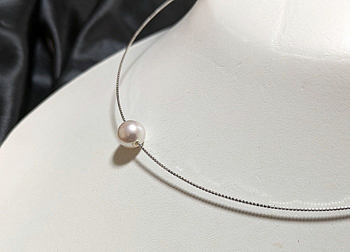 Yamato Akoya Pearl Omega Pearl Push Necklace with 9.5-10 mm white round pearls and thick lacquered wrap