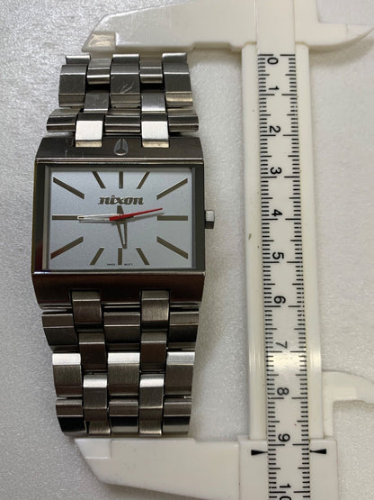 NIXON R7-1521 Quartz Men's Watch — Japanese