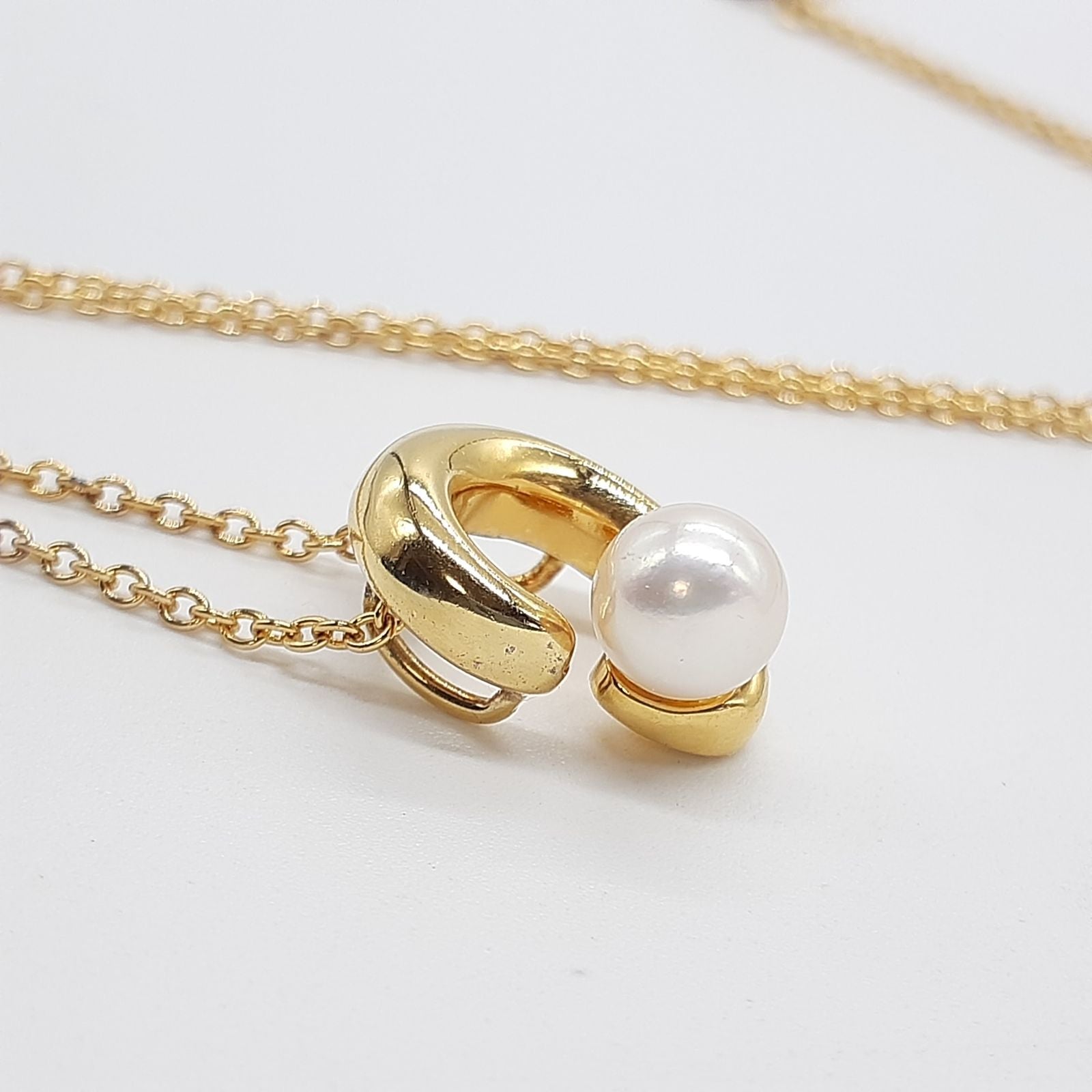Tasaki necklace with gold coated SILVER 925 featuring an Akoya pearl on a 41cm chain with extender