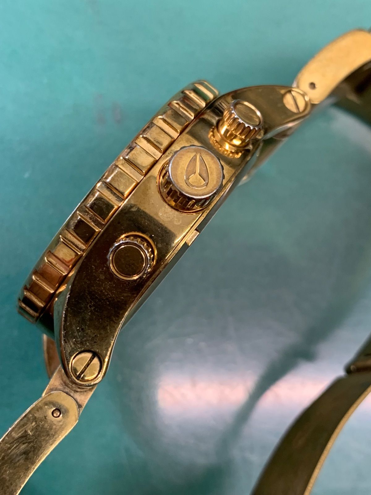 NIXON R6-7380 Quartz Men's Watch — Japanese
