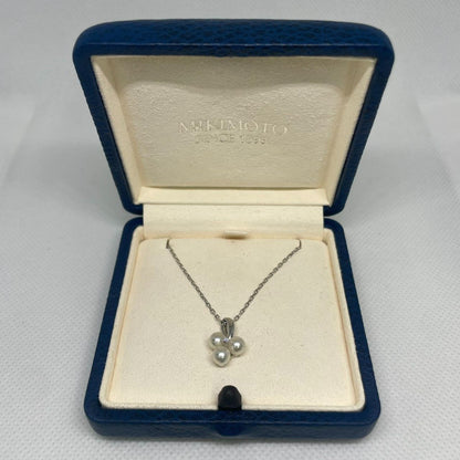 MIKIMOTO pearl necklace with 5mm Akoya pearls, 40cm white gold chain, and diamond pendant