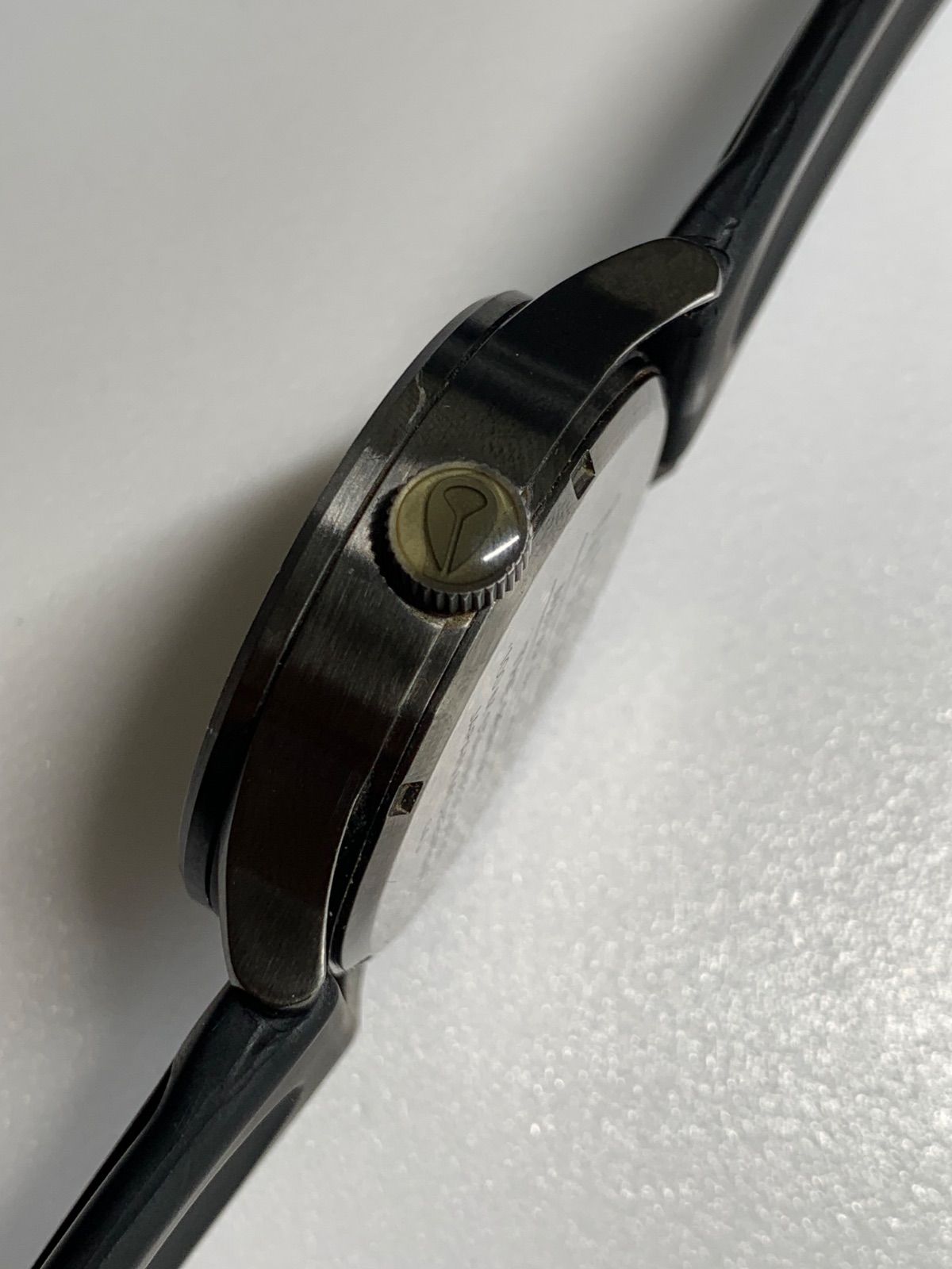 NIXON R7-1514 Quartz Men's Watch — Japanese